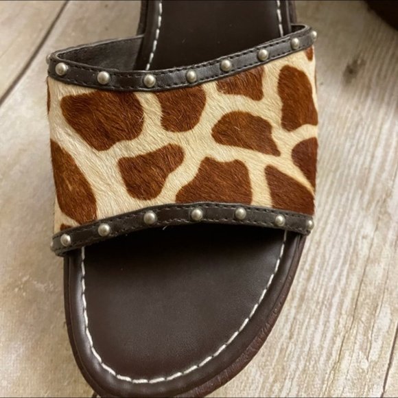 Yellow Box Giraffe Print Calf Hair Wedge Sandals SZ 8 - Picture 2 of 4